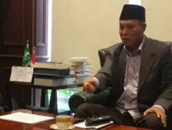 DIBALIK KISRUH BOLA DI STADION KANJURUHAN